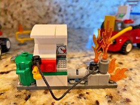 Lego City Town Fireman Lot 10671 Fire Emergency 60088 Fire Starter Set 2015