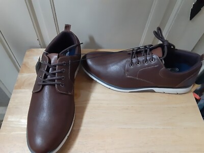 Falls Creek Men's Casual Tie Shoes Size 10.5 M   NEW IN BOX