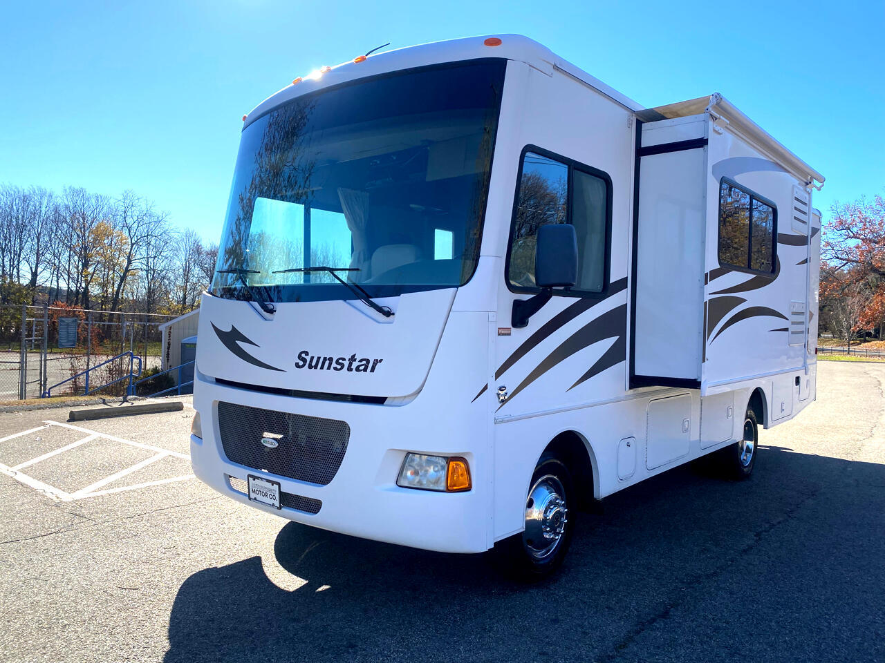 2013 Winnebago Itasca Sunstar 26HE 5,081 Miles White Class A Motorhome