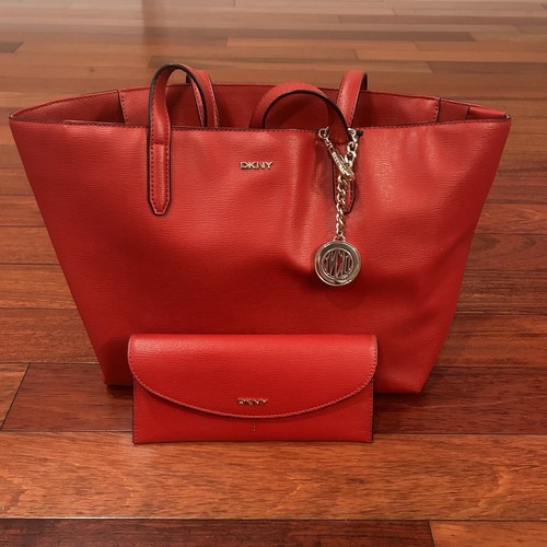 DKNY Donna Karen Bryant Medium Zippered Shoulder Tote Bag With Matching Wallet