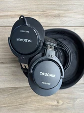 TASCAM TH-200X Studio Headphones, Paded, Over Ear w/ case