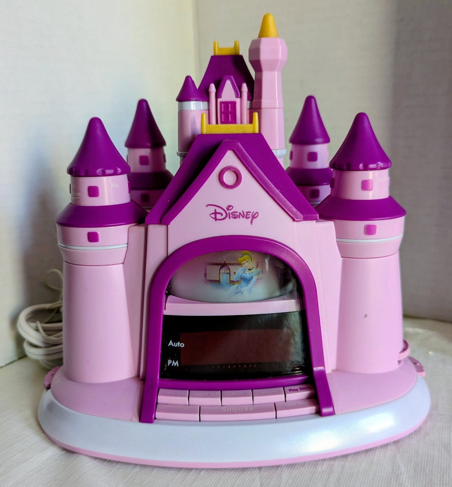 VNTG Disney Princess Castle Storytelling Alarm Clock/Radio Pink Kids P350ACR