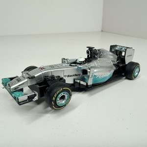 CARRERA GO 1/43 Mercedes-Benz F1 WO5 Hybrid #44 Hamilton Formula One Slot Car
