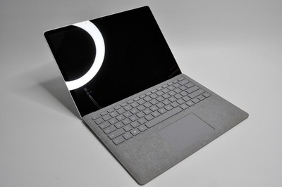 Microsoft Surface Laptop | i5-7200U 2.5GHz | 8GB RAM | 128GB SSD