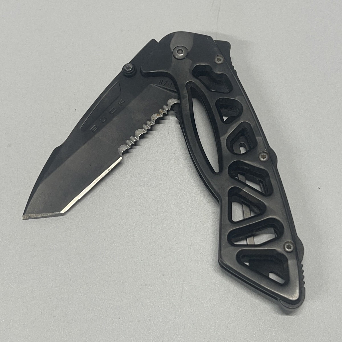 Buck 870 Bones Pocket Knife W/ Clip Tiger Stripe Camo Tanto Half