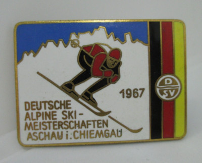 Deutsche Alpine Ski-Meisterschaften 1967 Aschau Chiemgau Sport Anstecknadel DSV