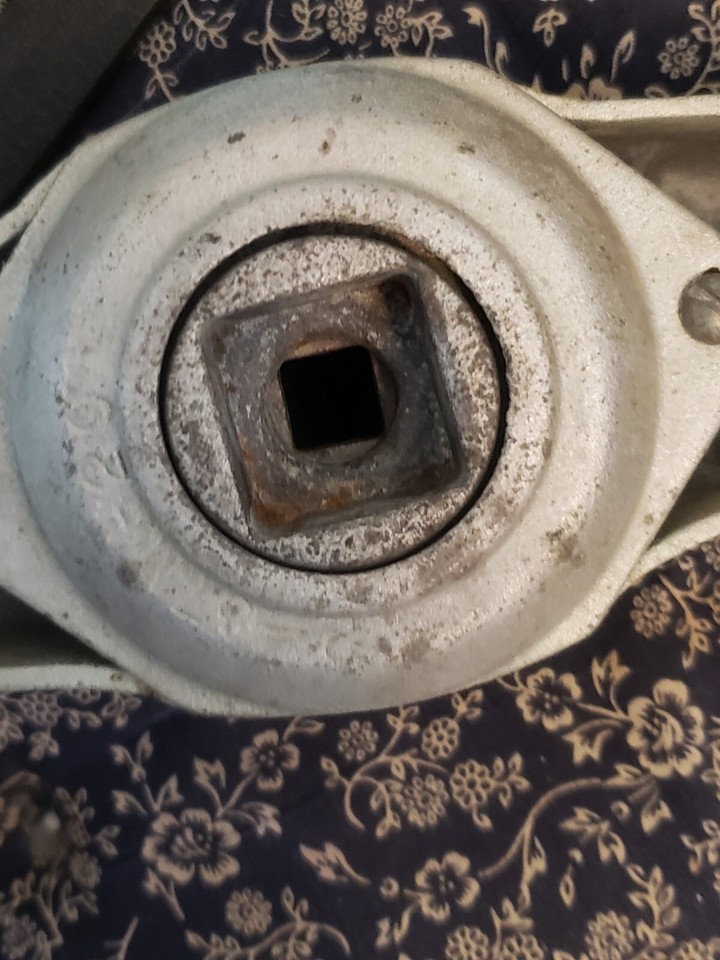 Vintage White Mountain Wood Hand Crank 2 QT Ice Cream Freezer Maker USA