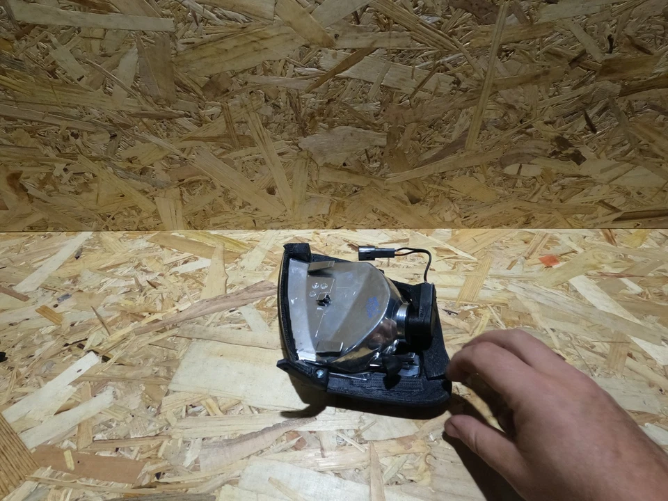 Intermitente Izquierdo Nissan Terrano 2 II. - Imagen 2 de 4