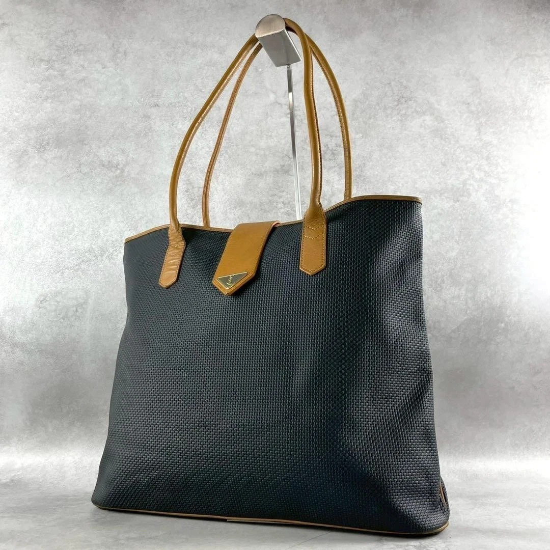 Yves Saint Laurent Tote Bag Black Cassandra Large Capacity A4 Women's Authentic