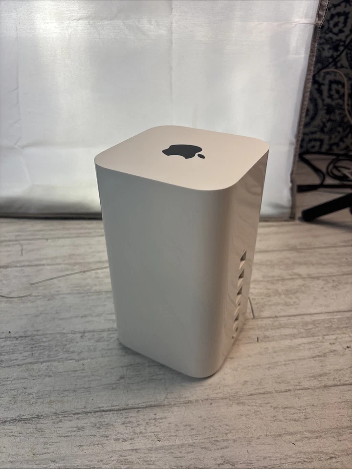 Apple AirPort Extreme A1521 White 6th Generation Base Station Wireless Router - Image 3 of 4
