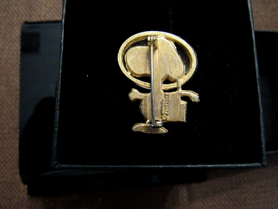 PIN DE COLECCIÓN ASTRONAUTA DE LA NASA SNOPPY APOLLO 11 PROJECT 1969 CARACTERÍSTICAS UNIDAS BELLEZA Foto 3 de 4