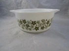 Pyrex by Corning Spring Blossom Crazy Daisy Bowl Casserole Dish 474 B 1.5L .