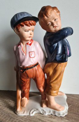 Vintage! Große rumänische ARPO Porzellan Figur - zwei Jungen beim spielen