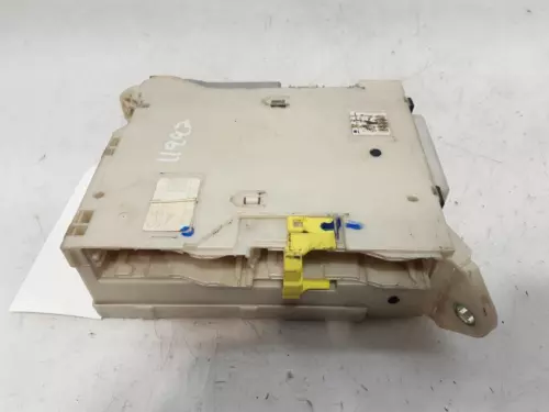8273053050 Caja Reles/Fusibles para LEXUS IS (DS2/IS2) 220d 2009 2556244 - Imagen 1 de 10