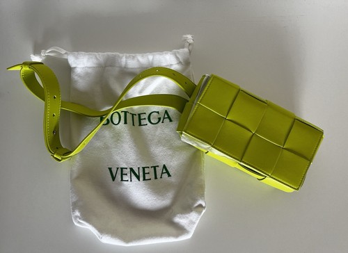 bottega veneta cassette Mini bag padded acid kiwi green yellow - Marsupio - Foto 2 di 8