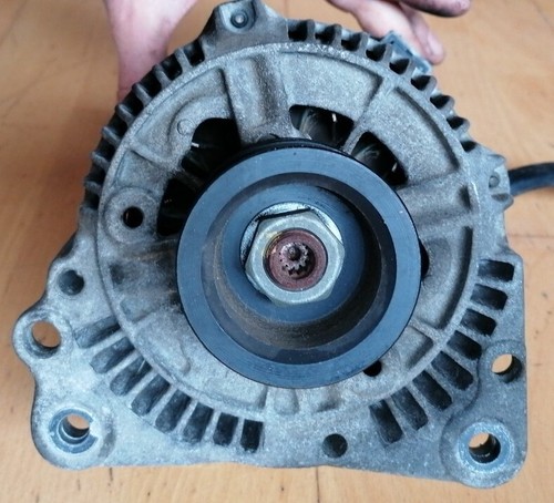 Audi A3 VW Golf IV Skoda Lichtmaschine 037903025B Bosch 0123310037 Generator 70A