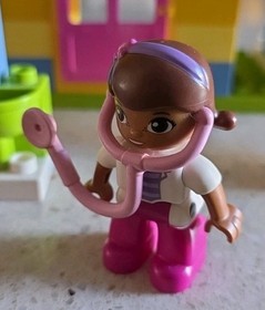 LEGO DUPLO DOCTOR PLUSH GARDEN CLINIC 10606 USED WITHOUT MATS