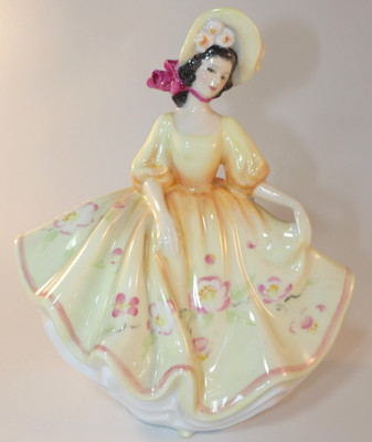Royal Doulton 7 3/4'' Lady Figur HN2206 Sunday Best um 1980 sehr guter Zustand