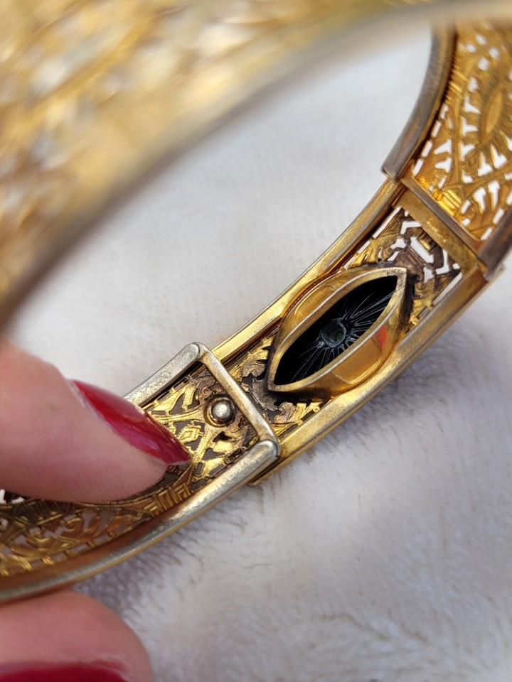 Vintage Art Deco Faux Onyx Gold Tone Filigree Hinged Bangle Bracelet