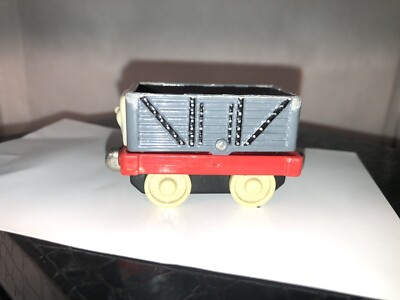 Thomas Take N Play Along Troublesome Truck Train Diecast 2003 & Friends Magnetic