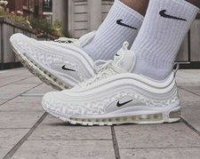 nike reflective logo