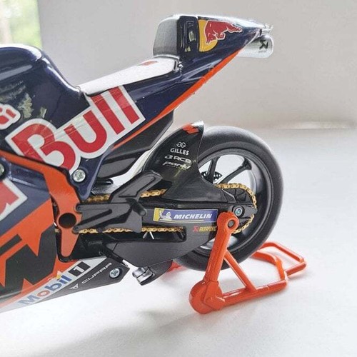 Nueva Bicicleta Modelo Ray Toys - 1:12 ROAD KTM (Moto-GP Red Bull Miller #43) - Imagen 7 de 7