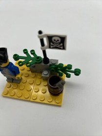 Lego 1464  "Pirate Lookout" COMPLETE w/o instructions or box. Vintage