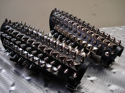UNISEX SPIKE LEATHER GAUNTLET. THRASH METAL ...(MDLUG0176)... DARK ANGEL