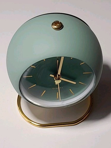 Mini Quartz Alarm Clock, Accurate Table Clock for Student Dormitory with Stylish - Picture 3 of 5