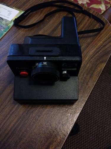 Vintage Polaroid SX-70 Pronto Instant Film Camera - Picture 5 of 9