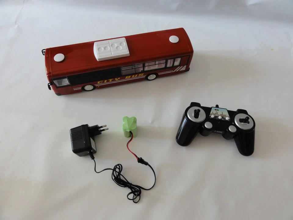 RC Bus L: 330 mm; B: 80 mm; H: 90 mm unbespielt. Sound, Hupe und Licht. - Bild 3 von 4