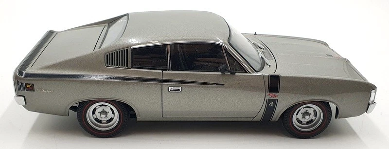 Autoart 1/18 Scale Diecast 71506 - Chrysler Charger E49 - Silver - Image 4 of 4