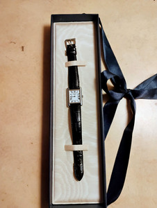 Ladies Raymond Weil Tank Watch 5766 Excellent Condition New Battery Original Box Raymond Weil 5766 for $355 for sale from a Private Seller on  main image 4