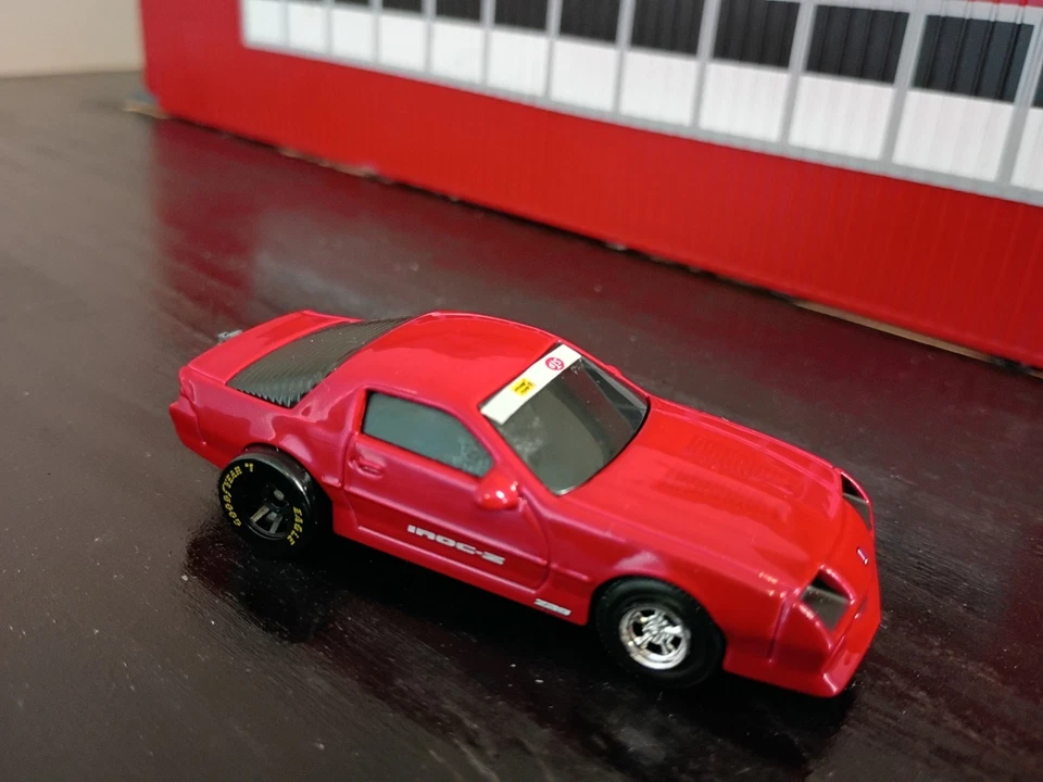 Coche de arrastre personalizado Chevy Camaro Iroc-z marca Maisto 1/64 (leer descripción) Foto 2 de 3