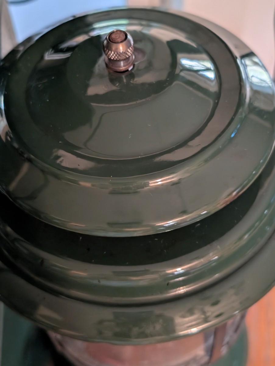 Vintage 1972 Coleman 220F Lantern PYREX Globe & Metal Case Extras