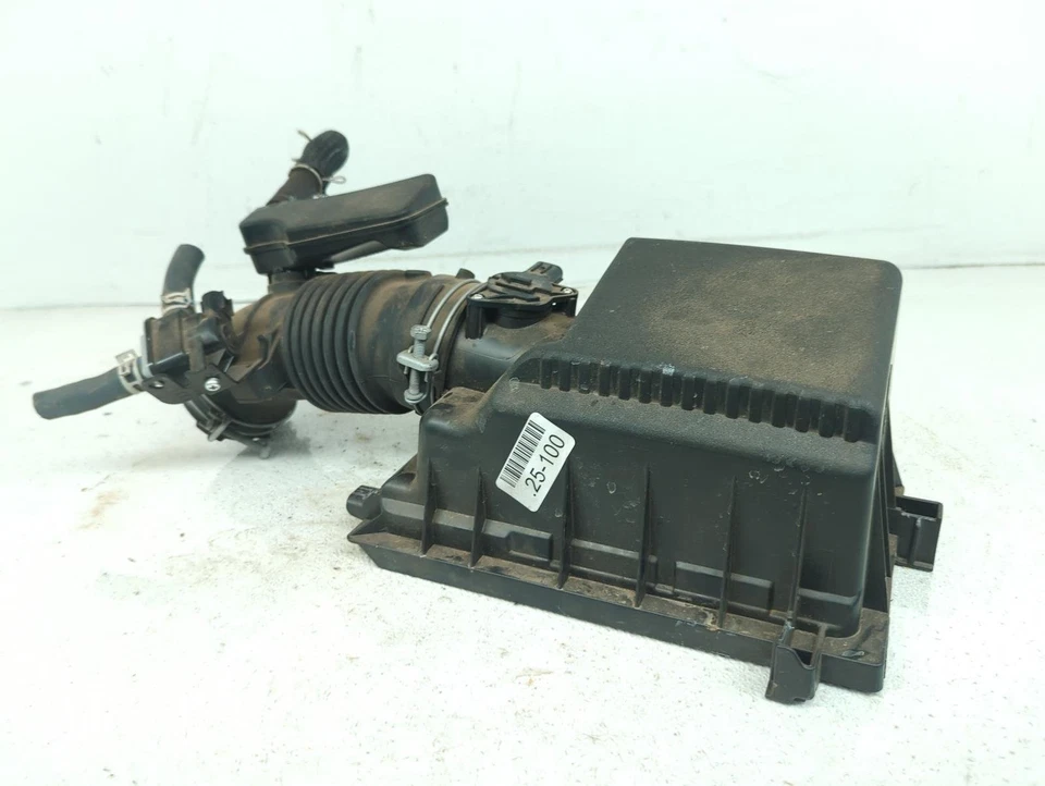 Caja de filtro y tubo limpiador de admisión de aire Toyota Corolla 2021-2022 17705-24330 Foto 4 de 4