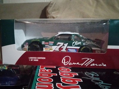 Dave Marcis 1995 Olive Garden Nascar 1/24 Diecast Box #71 Revell