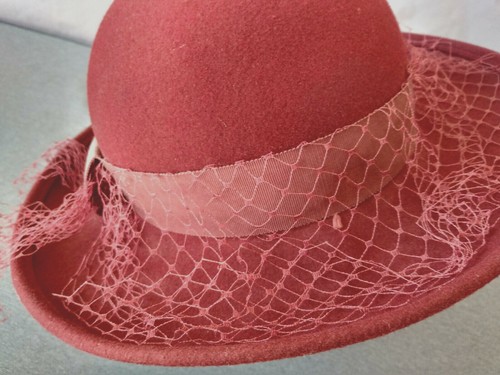 Vintage Gwen Pennington Exclusives by Michael Howard 100 % Wolle Netz weinrot Hut - Bild 2 von 12