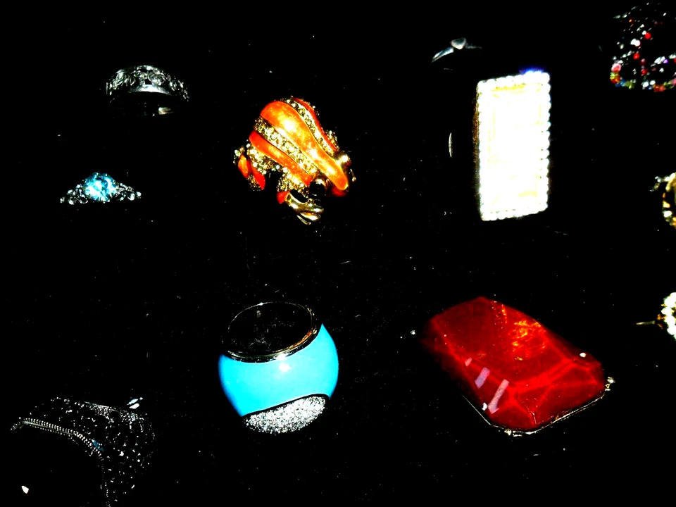 LOTE 16 piezas ANILLOS DE MODA PIEDRAS PRECIOSAS SIMULADAS MODERNAS JOYERÍA - DIAMANTES DE IMITACIÓN 26U Foto 2 de 4