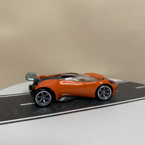2007 Hot Wheels Designers Challenge Lotus Concept Car Roadster Orange 1:64 NM - Picture 2 of 14