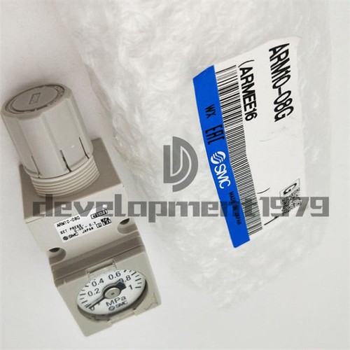 ONE NEW SMC ARM10-08G pressure reducing valve - Picture 2 of 6