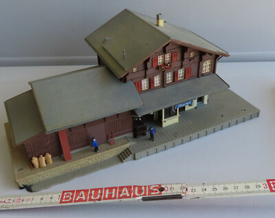 Für Slotcar Modellbahn ~ Kibri U550 Bahnhof Oberried mit Geräteschuppen (DEZ790)