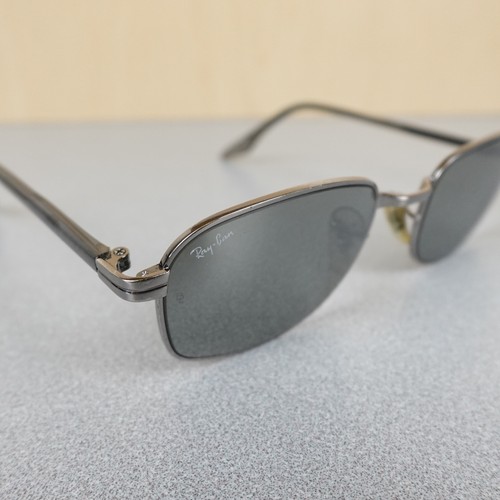 Occhiali da sole vintage Ray Ban Bausch Lomb BL W2320 YXAS argento specchio con usura - Foto 2 di 12