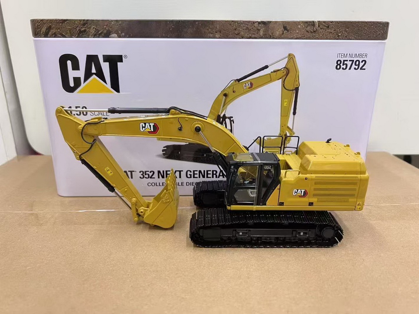 DM 1/50 Scale Cat 352 Next Generation Excavator Diecast Model Toy Gift ...