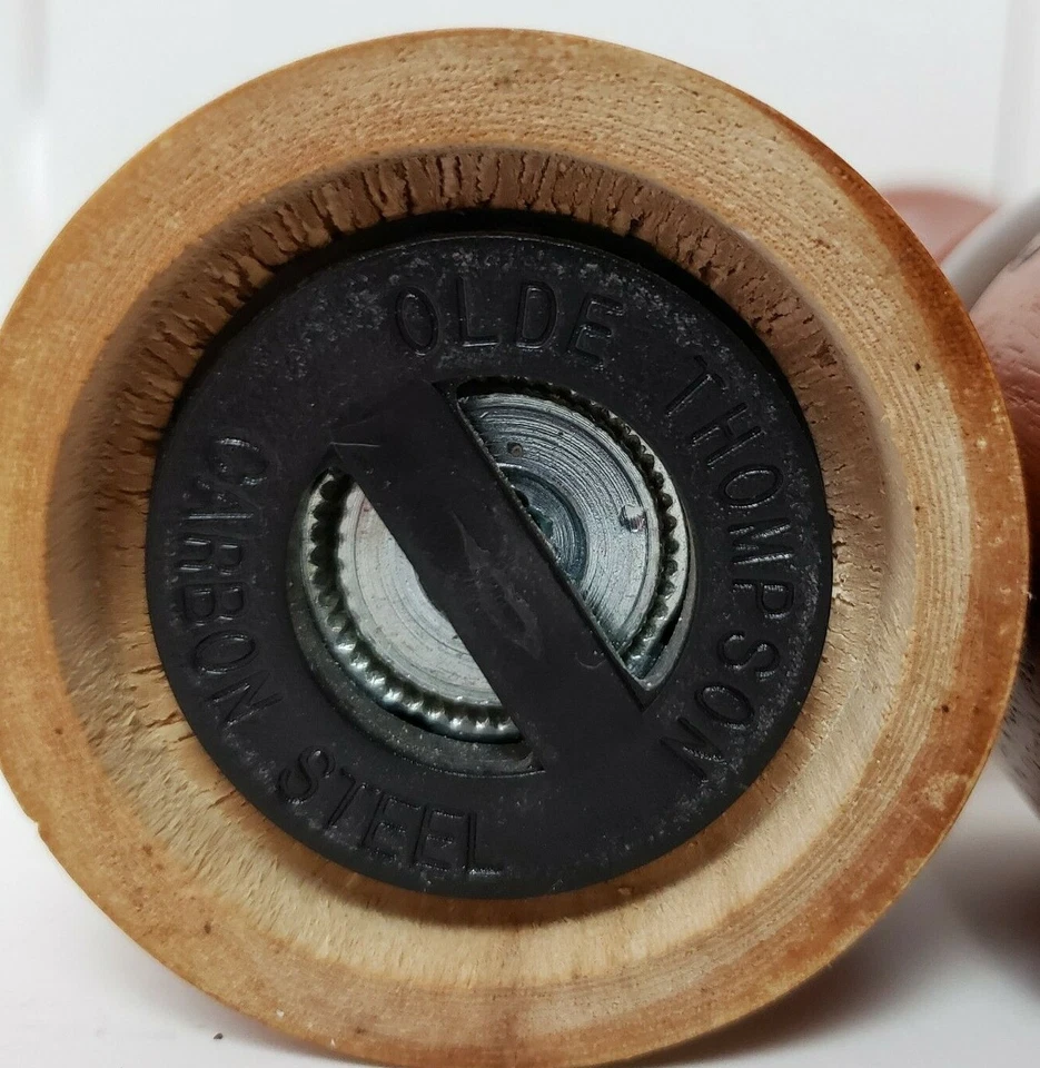 Conjunto de moedor de sal e pimenta Olde Thompson madeira e acrílico 7 3/4" aço, ajustável - Imagem 4 de 4