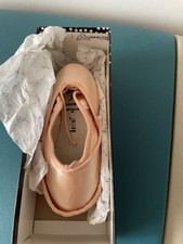 Capezio Little Kid/Big Kid Aerial 191X Pointe Shoe, size 2D