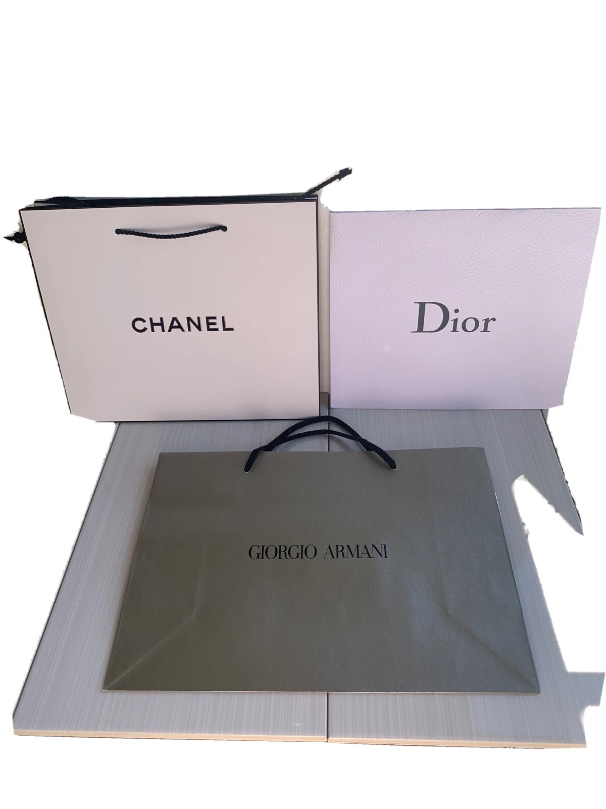 Sacs cadeaux Chanel Dior et Armani flambant neufs authentique lot de 3