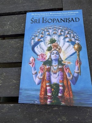 Sri Isopanisad Prabhupada Mantra Sanskrit Buch Hare Krishna Hinduismus Krsna OM