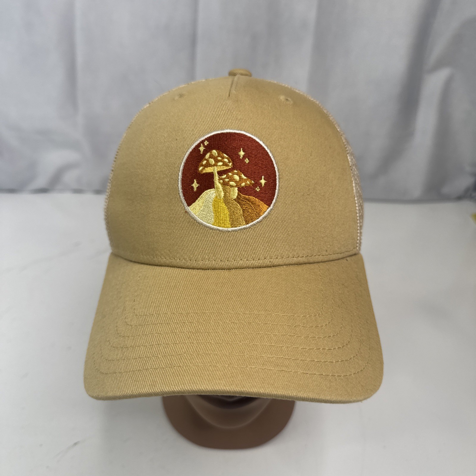 Mushrooms Toadstool Patch Snapback Hat Trucker Me… - image 1