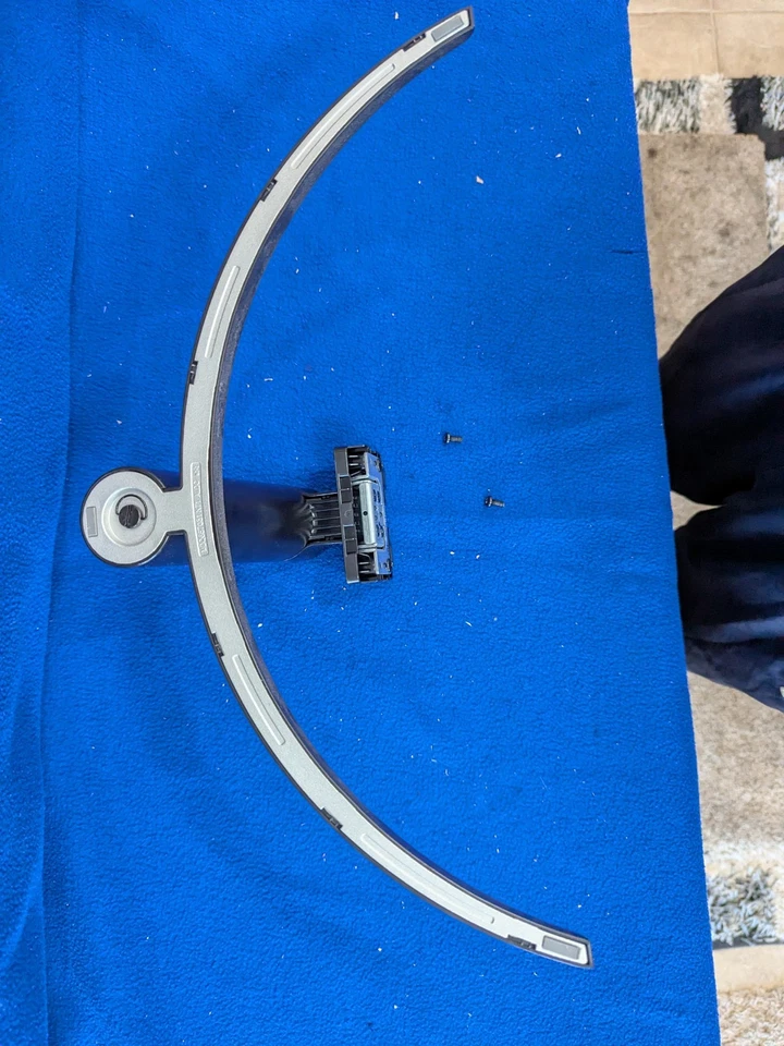 LG UltraWide FHD 26-Inch Computer Monitor stand for 26WQ500-B - Image 4 of 4